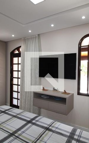 Casa à venda com 240m², 4 quartos e 2 vagasQuarto Suíte