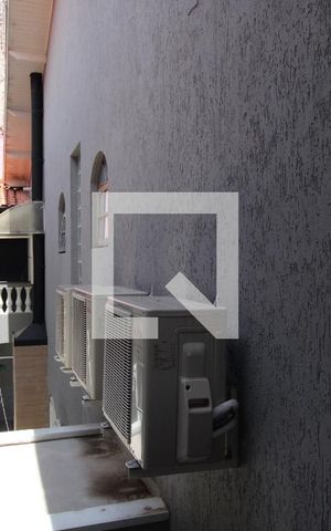 Casa à venda com 240m², 4 quartos e 2 vagasQuarto Suíte - varanda