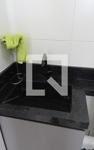 Apartamento à venda com 33m², 2 quartos e sem vagaBanheiro
