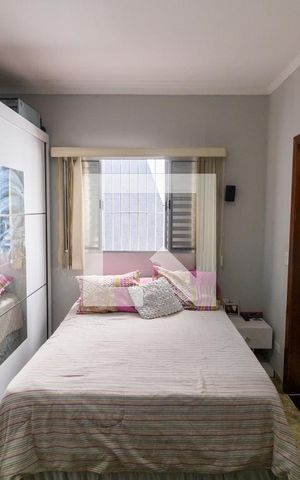 Casa à venda com 215m², 5 quartos e 4 vagas Casa à venda com 215m², 5 quartos e 4 vagasSuíte 2