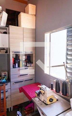 Casa à venda com 215m², 5 quartos e 4 vagas Casa à venda com 215m², 5 quartos e 4 vagasÁrea de Serviço