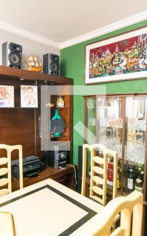 Casa à venda com 215m², 5 quartos e 4 vagas Casa à venda com 215m², 5 quartos e 4 vagasSala de Jantar