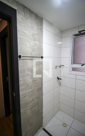 Apartamento à venda com 42m², 2 quartos e 1 vaga Apartamento à venda com 42m², 2 quartos e 1 vagaBanheiro