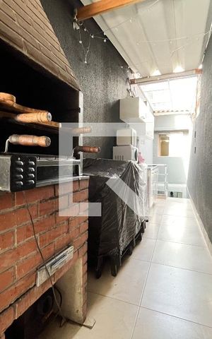 Casa à venda com 185m², 3 quartos e 2 vagas Casa à venda com 185m², 3 quartos e 2 vagasChurrasqueira