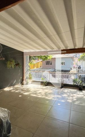 Casa à venda com 185m², 3 quartos e 2 vagas Casa à venda com 185m², 3 quartos e 2 vagasVaranda Quarto 2