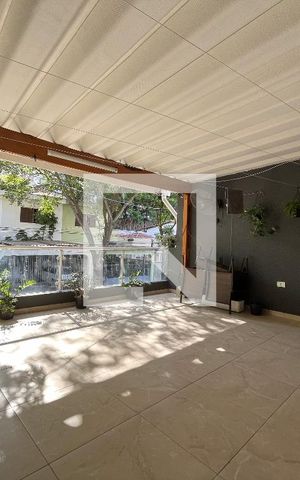 Casa à venda com 185m², 3 quartos e 2 vagas Casa à venda com 185m², 3 quartos e 2 vagasVaranda Quarto 2