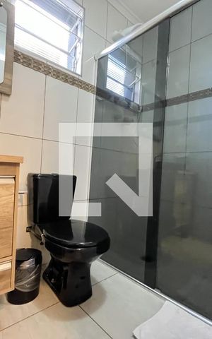 Casa à venda com 185m², 3 quartos e 2 vagas Casa à venda com 185m², 3 quartos e 2 vagasBanheiro Corredor