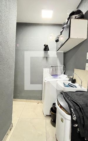 Casa à venda com 185m², 3 quartos e 2 vagas Casa à venda com 185m², 3 quartos e 2 vagasÁrea de Serviço