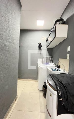 Casa à venda com 185m², 3 quartos e 2 vagas Casa à venda com 185m², 3 quartos e 2 vagasÁrea de Serviço