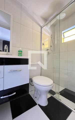 Casa à venda com 185m², 3 quartos e 2 vagas Casa à venda com 185m², 3 quartos e 2 vagasBanheiro da Suíte