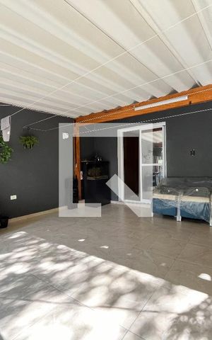 Casa à venda com 185m², 3 quartos e 2 vagas Casa à venda com 185m², 3 quartos e 2 vagasVaranda Quarto 2