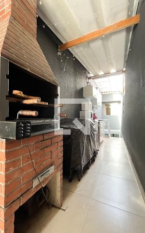 Casa à venda com 185m², 3 quartos e 2 vagas Casa à venda com 185m², 3 quartos e 2 vagasChurrasqueira