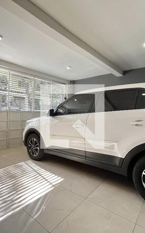 Casa à venda com 185m², 3 quartos e 2 vagas Casa à venda com 185m², 3 quartos e 2 vagasGaragem