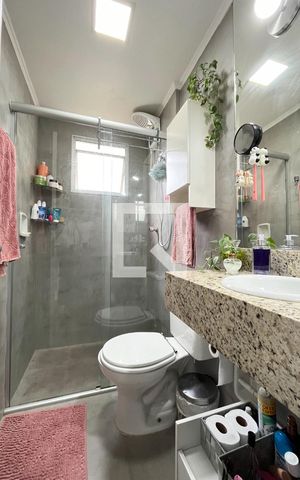 Apartamento à venda com 50m², 2 quartos e 1 vaga Apartamento à venda com 50m², 2 quartos e 1 vagaBanheiro