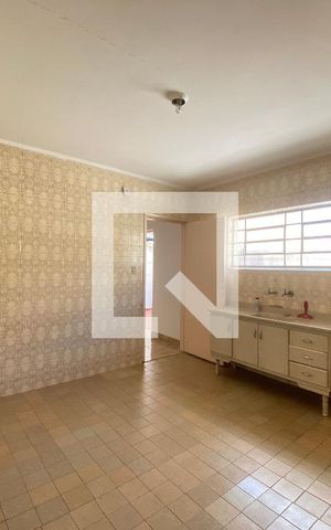 Casa para alugar com 60m², 2 quartos e sem vaga Casa para alugar com 60m², 2 quartos e sem vagaCozinha