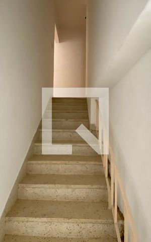 Casa para alugar com 60m², 2 quartos e sem vaga Casa para alugar com 60m², 2 quartos e sem vagaEscada