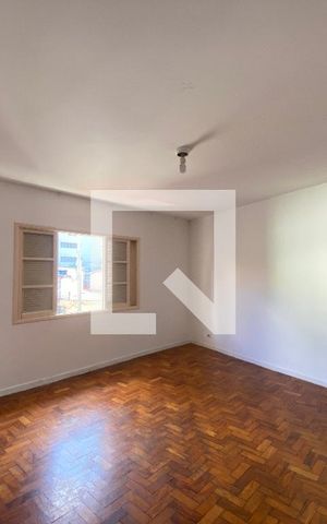 Casa para alugar com 60m², 2 quartos e sem vaga Casa para alugar com 60m², 2 quartos e sem vagaSala