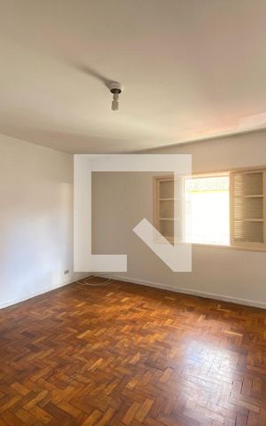 Casa para alugar com 60m², 2 quartos e sem vaga Casa para alugar com 60m², 2 quartos e sem vagaSala
