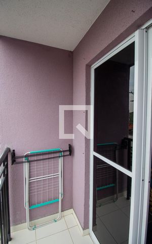 Apartamento à venda com 48m², 2 quartos e 1 vaga Apartamento à venda com 48m², 2 quartos e 1 vagaSala / Varanda