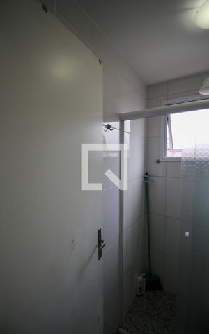 Apartamento à venda com 48m², 2 quartos e 1 vaga Apartamento à venda com 48m², 2 quartos e 1 vagaBanheiro