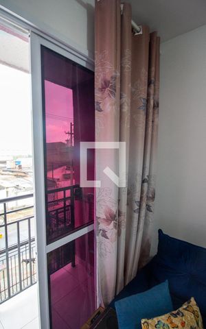 Apartamento à venda com 48m², 2 quartos e 1 vaga Apartamento à venda com 48m², 2 quartos e 1 vagaSala / Varanda