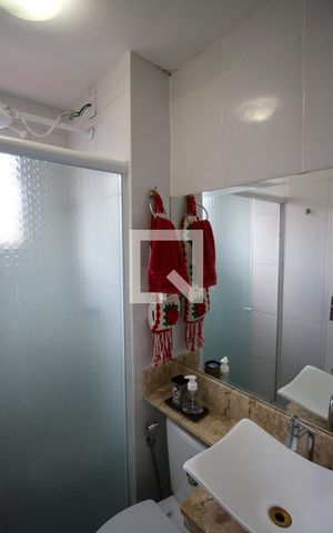 Apartamento à venda com 48m², 2 quartos e 1 vaga Apartamento à venda com 48m², 2 quartos e 1 vagaBanheiro
