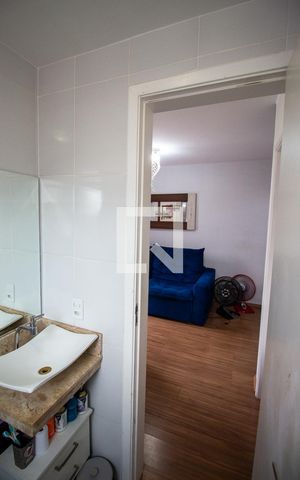 Apartamento à venda com 48m², 2 quartos e 1 vaga Apartamento à venda com 48m², 2 quartos e 1 vagaBanheiro