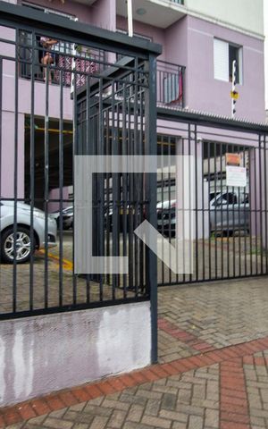 Apartamento à venda com 48m², 2 quartos e 1 vaga Apartamento à venda com 48m², 2 quartos e 1 vagaFachada