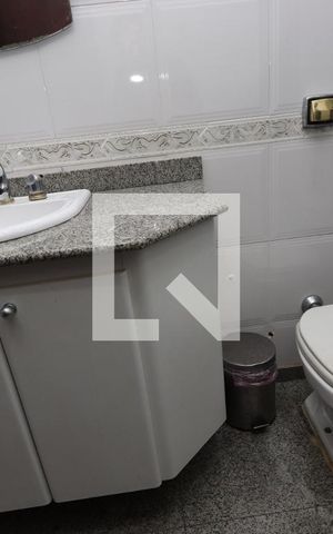 Casa à venda com 200m², 3 quartos e 4 vagasBanheiro da Suíte