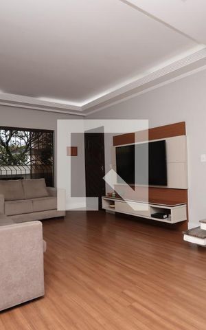 Casa à venda com 200m², 3 quartos e 4 vagasSala