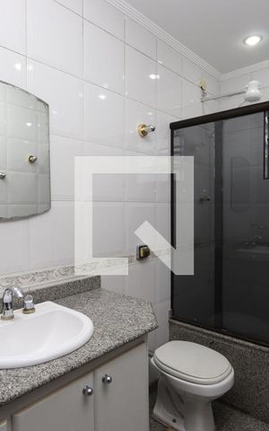 Casa à venda com 200m², 3 quartos e 4 vagasBanheiro da Suíte