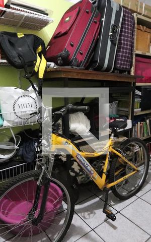 Casa à venda com 200m², 3 quartos e 4 vagasQuarto de Serviço