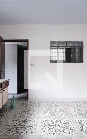 Casa à venda com 180m², 2 quartos e 2 vagas Casa à venda com 180m², 2 quartos e 2 vagasCozinha
