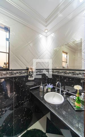 Casa à venda com 234m², 3 quartos e 4 vagas Casa à venda com 234m², 3 quartos e 4 vagasLavabo