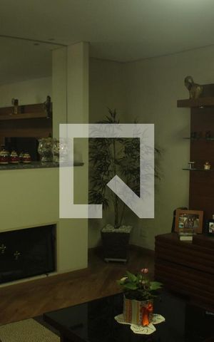 Casa à venda com 152m², 4 quartos e 2 vagasSala