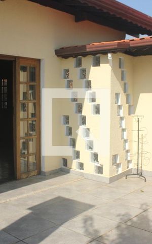 Casa à venda com 152m², 4 quartos e 2 vagasSacada