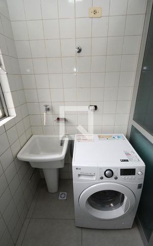 Apartamento à venda com 64m², 3 quartos e 1 vagaÁrea de Serviço