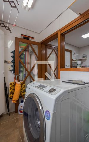 Casa de condomínio à venda com 170m², 3 quartos e 1 vaga Casa de condomínio à venda com 170m², 3 quartos e 1 vagaÁrea de Serviço