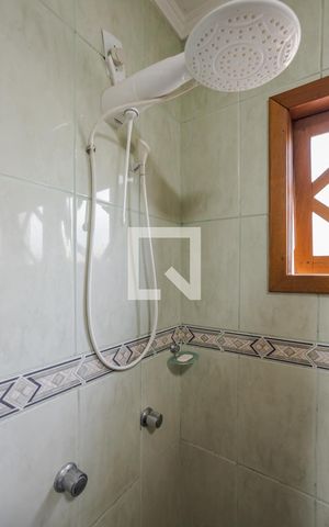 Casa de condomínio à venda com 170m², 3 quartos e 1 vaga Casa de condomínio à venda com 170m², 3 quartos e 1 vagaBanheiro da Suíte