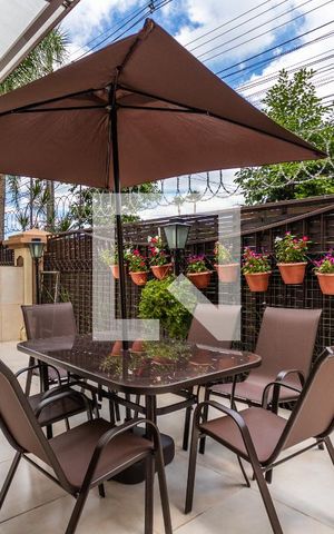 Casa de condomínio à venda com 170m², 3 quartos e 1 vaga Casa de condomínio à venda com 170m², 3 quartos e 1 vagaÁrea externa