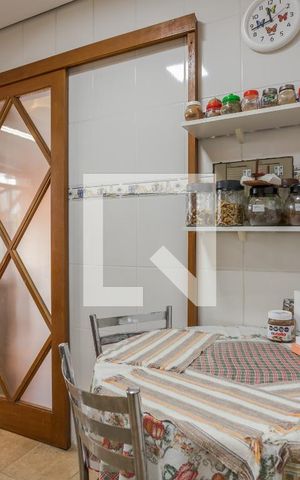 Casa de condomínio à venda com 170m², 3 quartos e 1 vaga Casa de condomínio à venda com 170m², 3 quartos e 1 vagaCozinha