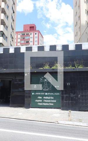 Casa à venda com 500m², 5 quartos e 8 vagasFachada