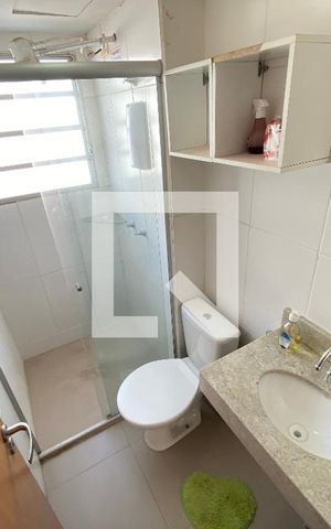 Apartamento à venda com 42m², 2 quartos e 1 vaga Apartamento à venda com 42m², 2 quartos e 1 vagaBanheiro