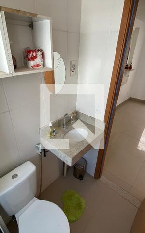 Apartamento à venda com 42m², 2 quartos e 1 vaga Apartamento à venda com 42m², 2 quartos e 1 vagaBanheiro