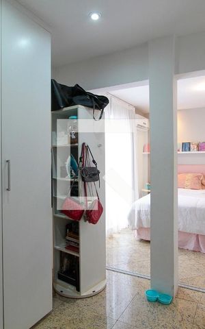 Apartamento à venda com 150m², 2 quartos e 2 vagas Apartamento à venda com 150m², 2 quartos e 2 vagasCloset Quarto 2