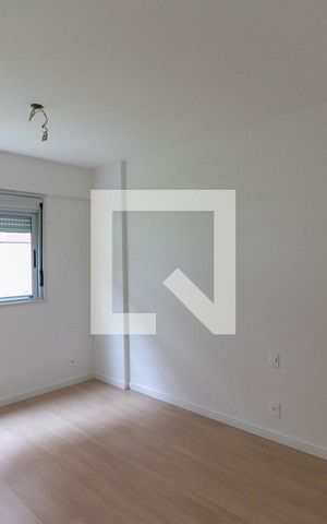 Apartamento à venda com 195m², 3 quartos e 2 vagas Apartamento à venda com 195m², 3 quartos e 2 vagasQuarto Suíte