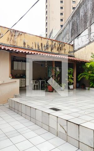 Casa à venda com 300m², 3 quartos e 1 vaga Casa à venda com 300m², 3 quartos e 1 vagaQuintal
