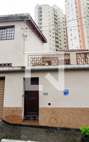 Casa à venda com 300m², 3 quartos e 1 vaga Casa à venda com 300m², 3 quartos e 1 vagaFachada