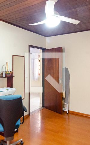 Casa à venda com 300m², 3 quartos e 1 vaga Casa à venda com 300m², 3 quartos e 1 vagaQuarto 3