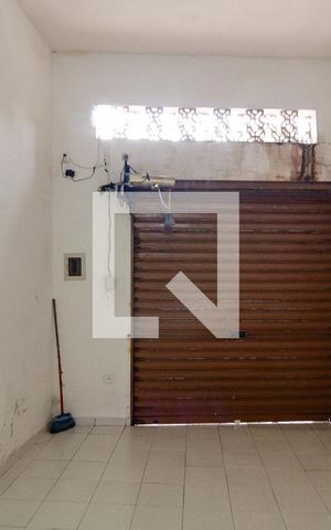 Casa à venda com 300m², 3 quartos e 1 vaga Casa à venda com 300m², 3 quartos e 1 vagaGaragem